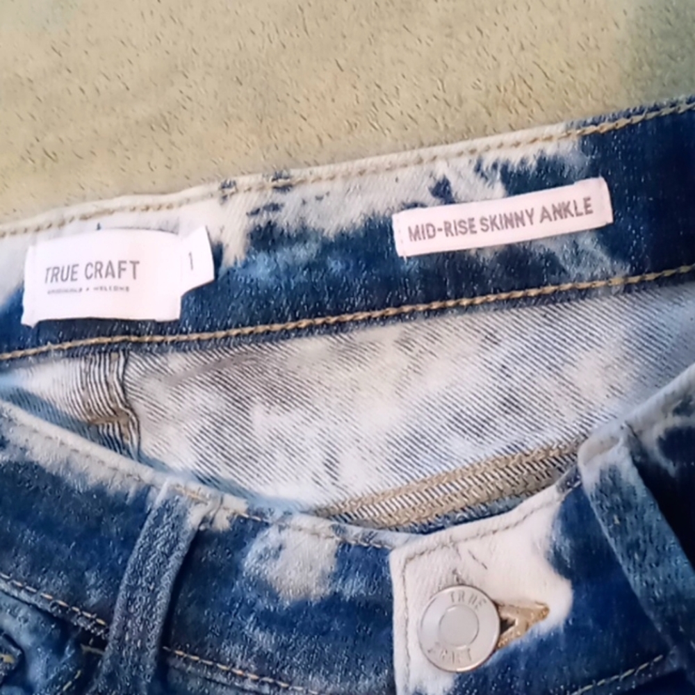 Junior's  True craft tie-dyed jeans - Picture 2 of 8